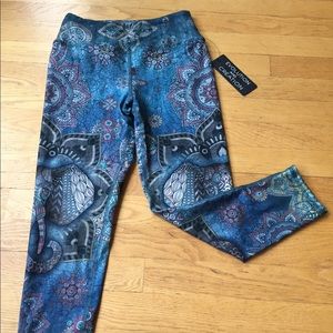 NEW Evolution and Creation Small Capri yoga pants
